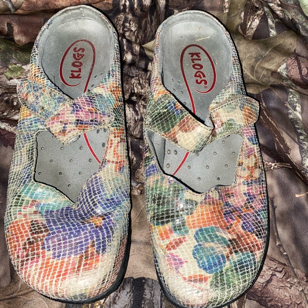 Klogs Floral Patterned Shoes size 10